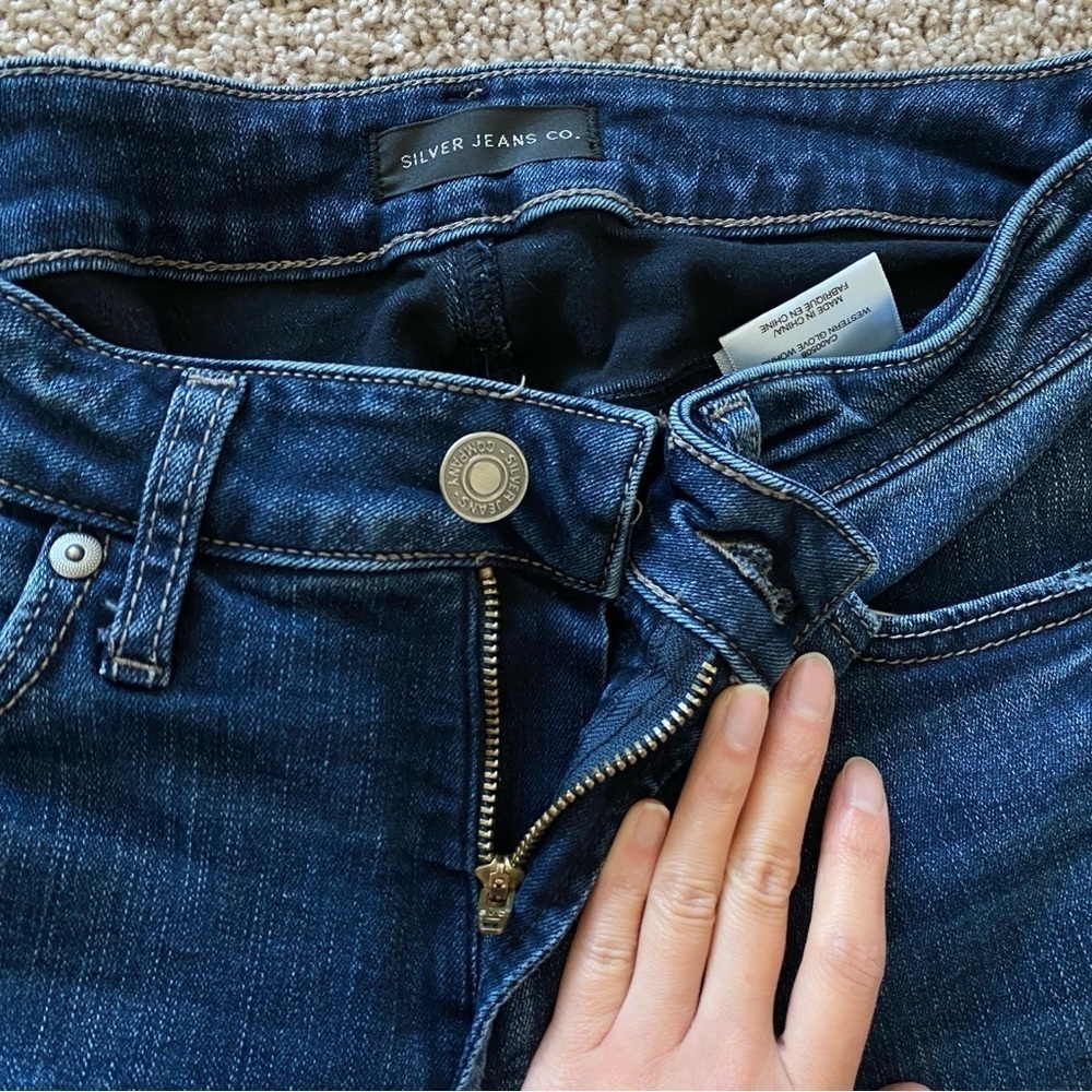 Silver Suki Straight Leg Blue Jeans Women's Sz 30x29 Dark Wash - Picture 9 of 15